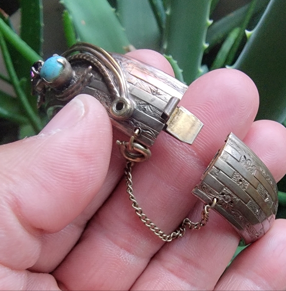 Vintage 1950's Chain Clasp Bracelet W/ Turquoise, Amethyst Stone, Butterfly - Picture 8 of 12